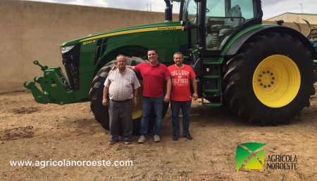 Agrícola Noroeste entrega John Deere 8245R en Tapioles a Ignacio 