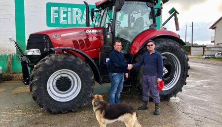 Agricola Matova Entrega a Gandería Carreira, Case Puma 200 CVX.