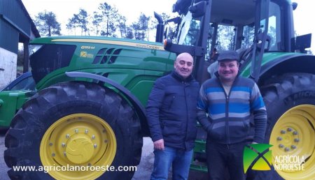 Agrícola Noroeste entrega John Deere 6155M  a  Xoco SC una ganaderia de Lalín (Pontevedra)