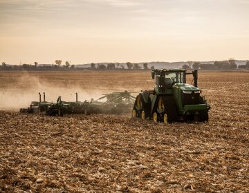 Agritechnica 2025: John Deere presenta sus novedades de producto y tecnologías para los segmentos lácteo y ganadero y cereales de grano pequeño