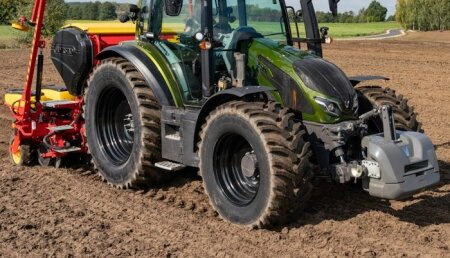 Valtra premiada de nuevo: La Serie G gana el FARM MACHINE 2022 al tractor utilitario