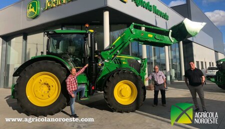 Agrícola Noroeste  entrega John Deere 6155R +Pala Cargadora John Deere 643R a Jose Manuel y Domingo