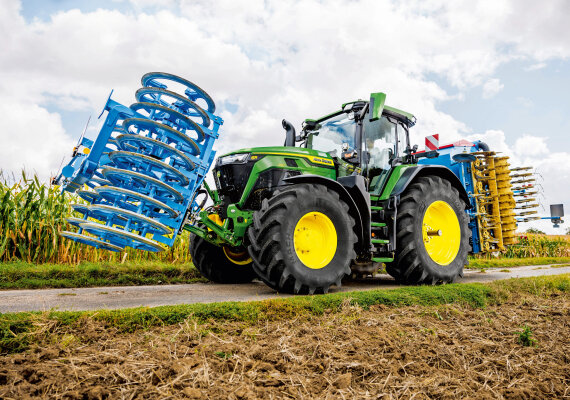 John Deere actualiza los tractores 6R de bastidor grande y extra grande