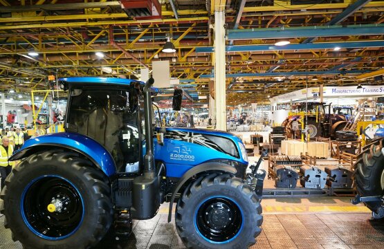 New Holland alcanza los dos millones de tractores en Basildon en el 60 aniversario de la planta