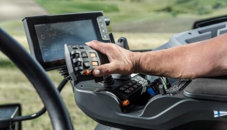 Valtra y Elisa presentan el tractor a control remoto - un gran paso hacia la conducción autónoma