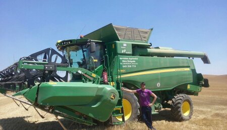 Comercial Agrícola Castellana entrega JOHN DEERE 6195M y 6155M a SAT La Nevera,  de Paredes de Nava (Palencia)