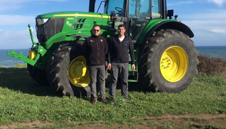 Agricola Castellana entrega  JOHN DEERE 6195M SuperStar a la SAT El Pelambre de Langre (Cantabria)