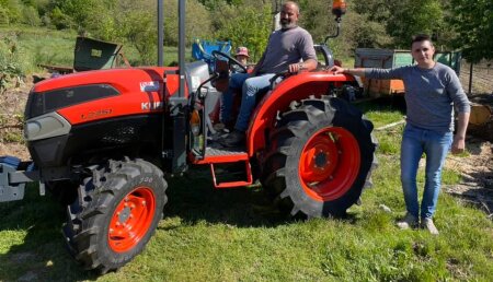 Tecnor Lalin Maquinaria entrega Kubota L 2351 a Javier 