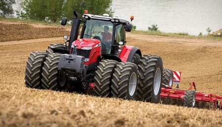 Massey Ferguson MF 8737 gana el premio de finalista al Tractor del año