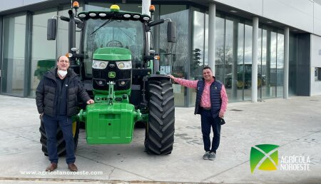 Agrícola Noroeste entrega John Deere 6155R a Valentin