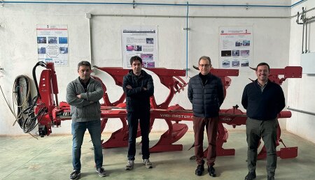 KUHN Ibérica dona un arado seccionado a la Escuela Politécnica Superior de Huesca para promover la educación agrícola