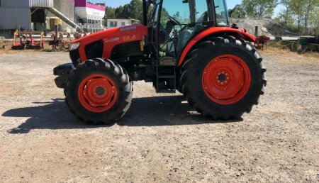 Tecnor Lalin Maquinaria entrega kubota  M5091 en Melide ,A Coruña a Agroforestal Aguion.