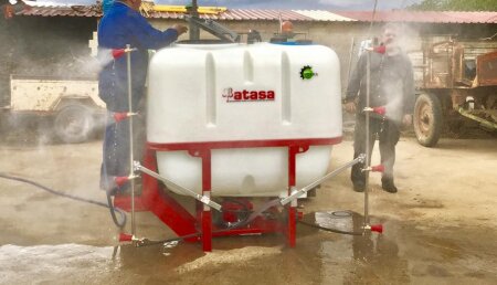AgroFerma  entrega sulfatadora ATASA de 800 Litros