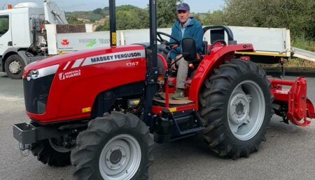 Agrícola Suárez entrega MASSEY FERGUSON 1747