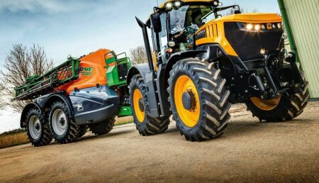 EL NUEVO JCB FASTRAC SERIE 8000 HACE SU DEBUT EUROPEO EN SIMA