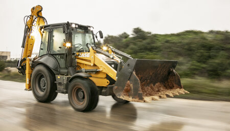   Potencia, confort y control en la última evolución de la icónica retrocargadora 580SV de CASE Construction Equipment