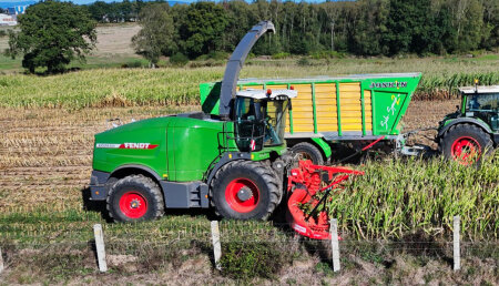 Maxideza presenta en España la nueva Fendt Katana 850, una potente picadora de forraje de 847 CV