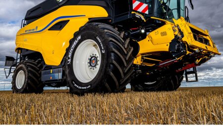 MICHELIN CEREXBIB 2: dos innovadores neumáticos para equipar la avanzada cosechadora CR11 de New Holland