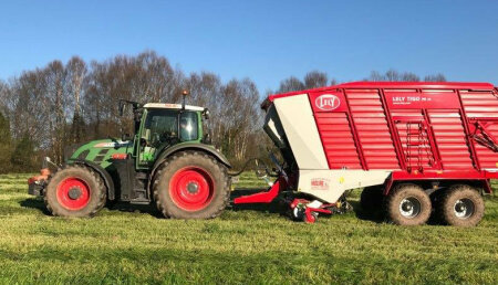 Agricola Calvo entrega un autocargador-picador LELY TIGO PR50 a Servicios Agrícolas Moure, S.L., en Portomarin, Lugo.