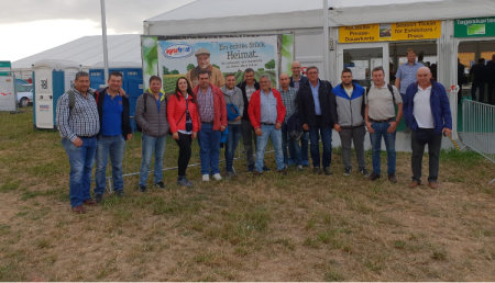 Miembros de la asociación ADEGAL visitan la Feria en campo POTATO EUROPE 2018 en Rittergut Bockerode en Hanover, Alemania.