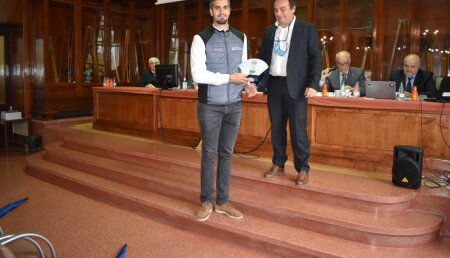 El modelo MF 5S.145 galardonado con el Premio Tractor de España 2022 en la categoría de 101 a 200CV