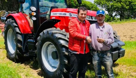 Maxideza entrega a Gerardo Lamela, Massey Ferguson  7716 s