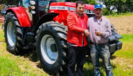 Maxideza entrega a Gerardo Lamela, Massey Ferguson  7716 s