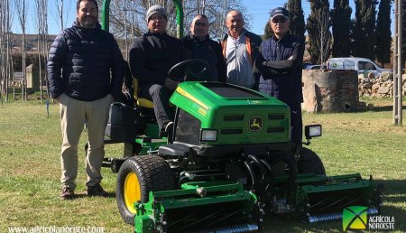 Agrícola Noroeste Entrega john Deere  tripleta de Golf para el nuevo campo de golf de Zamora