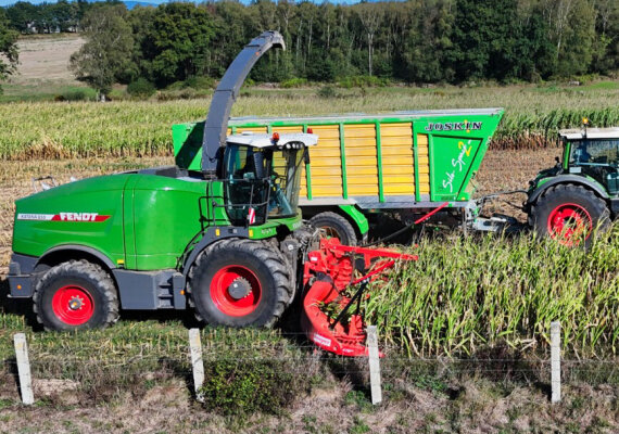 Maxideza presenta en España la nueva Fendt Katana 850, una potente picadora de forraje de 847 CV