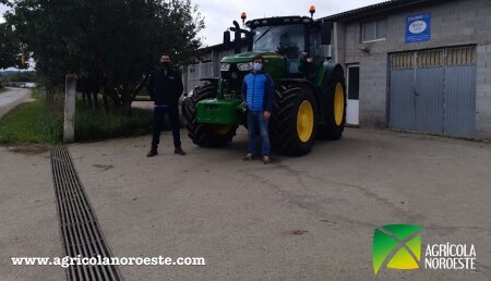 Agrícola Noroeste  entrega John Deere 6155R a Casa Roxo