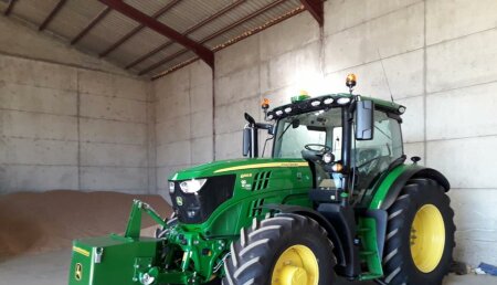 Agrícola Castellana Entrega JOHN DEERE 6155R a Garcia de la Fuente Titularidad Compartida, de Espinosa de Villagonzalo (Palencia).