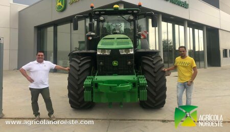 Agrícola Noroeste  entrega  John Deere   8345R a Alberto