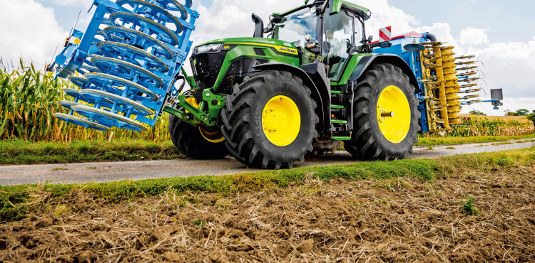 John Deere actualiza los tractores 6R de bastidor grande y extra grande