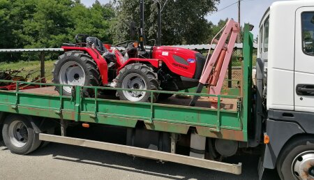 Comercial agrivama Entrega AGRIA 9055-F en TEO(A CORUÑA) 