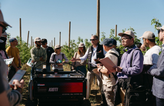 En Parla (Madrid, España), el GOFAR Tour llevó la robótica al campo y difundió conocimientos sobre agrobótica
