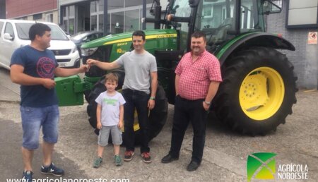 Agricola Noroeste entrega a Ramón, John Deere  5100R.