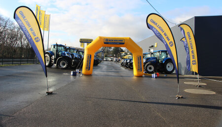 Manto Maquinaria inaugura sus nuevas instalaciones Lugo con la marca New Holland