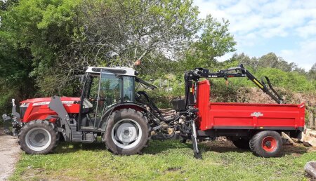 Maxideza entrega a  Jacob Blanco Alonso de A Cañiza, Pontevedra ,  remolque Agrimax y grua Palms