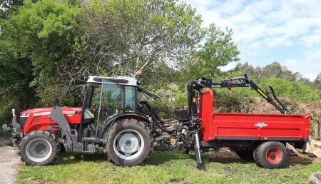 Maxideza entrega a  Jacob Blanco Alonso de A Cañiza, Pontevedra ,  remolque Agrimax y grua Palms