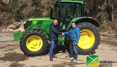 Agricola Noroeste Entrega John Deere  6120M al ayuntamiento de A Pontenova (Lugo)