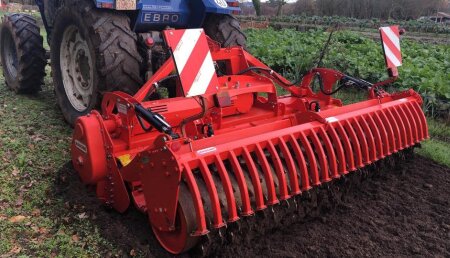Agrícola Suárez entrega MASCHIO G300 con Rodillo Packer con conexión Hidráulica