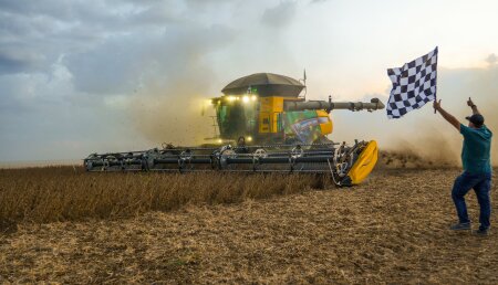 Productor del oeste de Bahía bate récord de cosecha de soja en Brasil