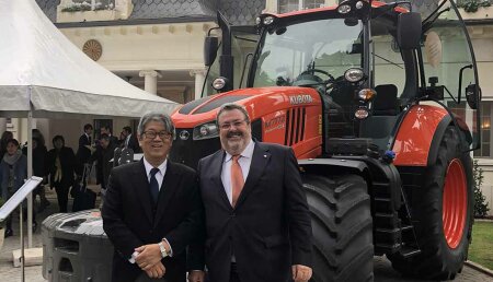 Kubota celebra el cumpleaños del Emperador de Japón en la residencia del embajador en España