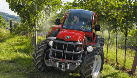 Antonio Carraro y Yanmar