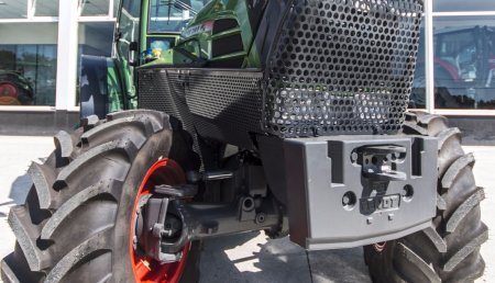 Maquinaria Agrícola Liste entrega a José Marcelino García el nuevo tractor Fendt 210 P