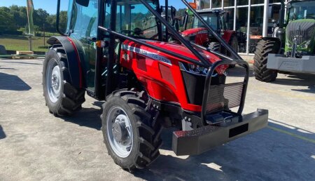 Maxideza entrega a Carlos de Bloggers Asistencia Tecnica y de apoyo Sl, de Santiso, a Coruña, Massey Ferguson modelo 3709Wf