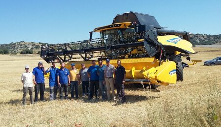 New Holland Probamos en Palencia el sistema PLM Connect (Gestion de flotas) sobre una CX8.70. Control de datos de la máquina en tiempo real desde la oficina.