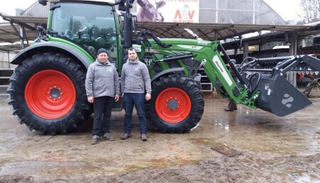 Maquinaria LISTE entrega FENDT 514 Vario con pala a Gaspar Díaz en Monfero - La Coruña.