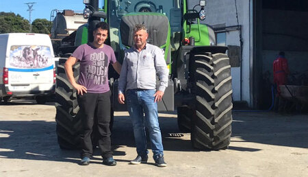 Agrícola Patricio  entrega Fendt 720 Profi a  SAT ACEBO CORRALES