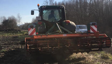 Agricola Suarez Entrega de una Grada Rapida AMAZONE CATROS 3001